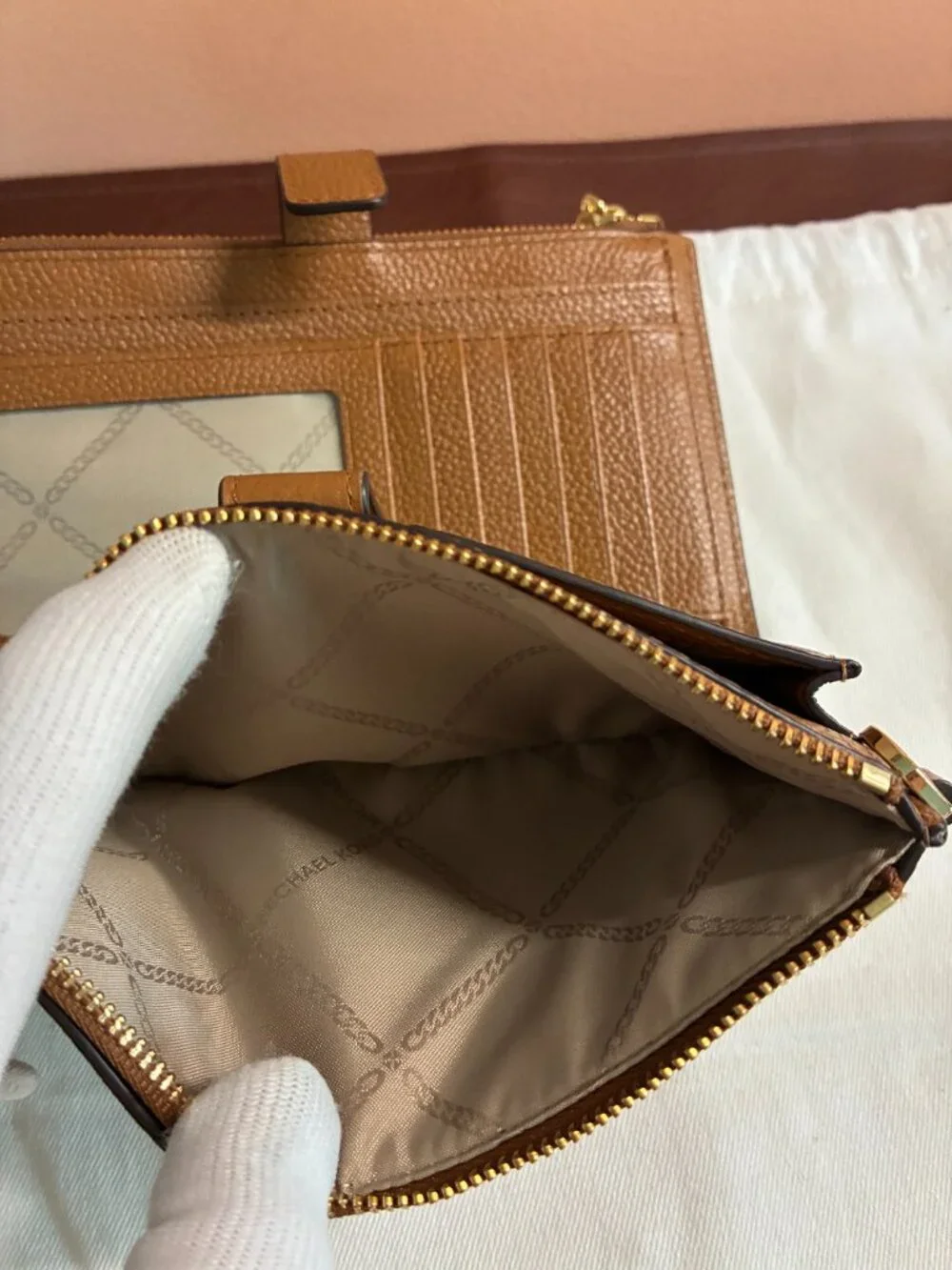 Michael Kors Jet Set phone wallet/wristlet